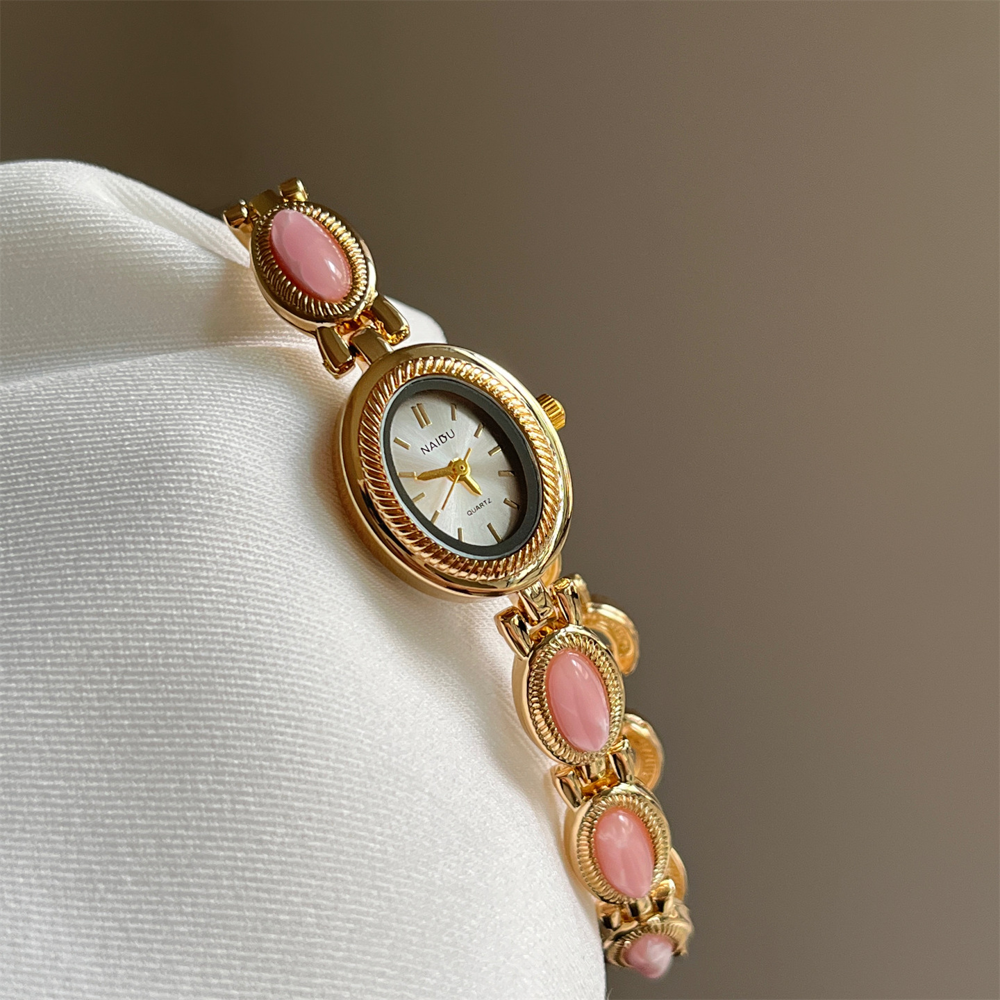 New Vintage Women's Watch with - Jewelry Like Watches 评论和价格
