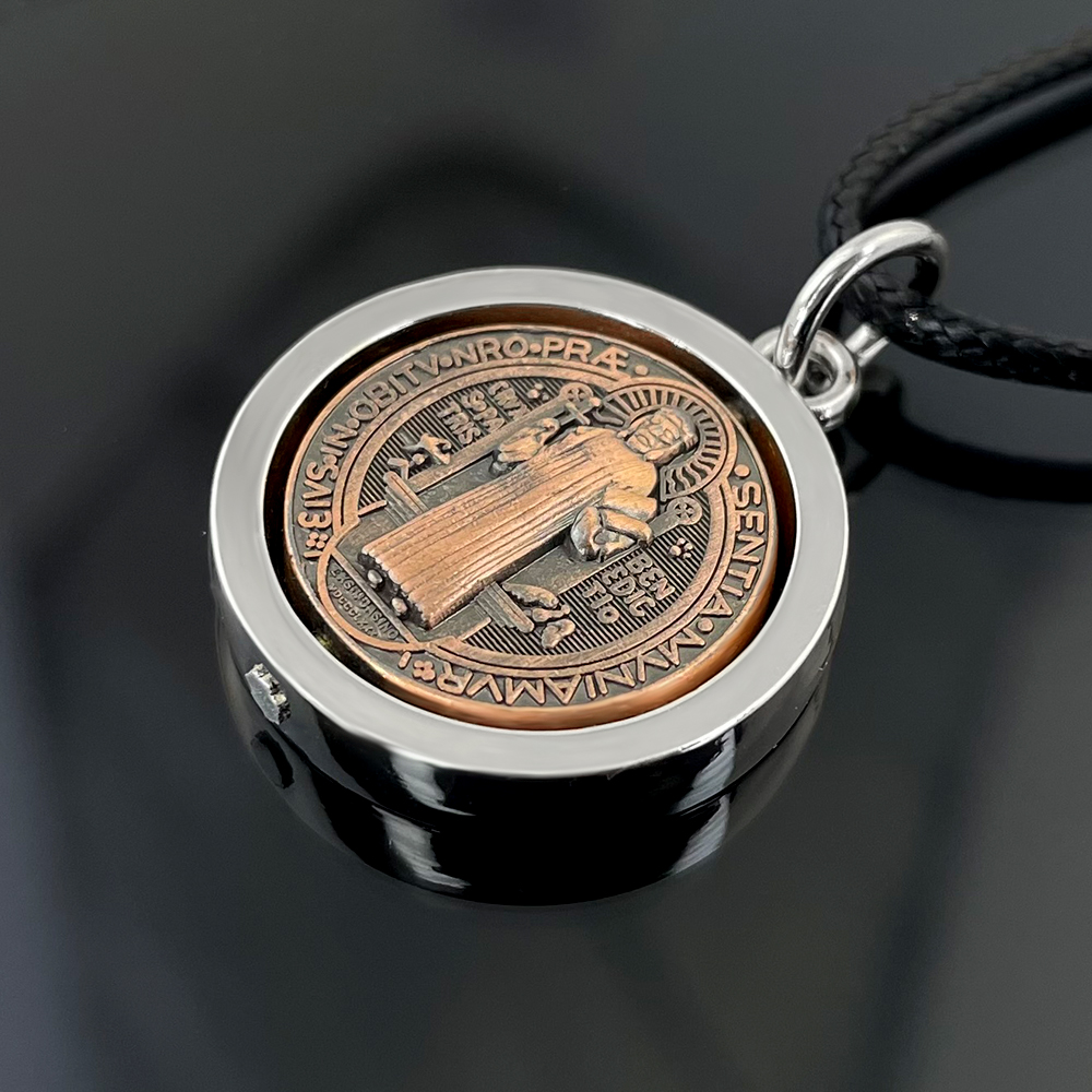 New St Benedict Medal Necklace - Jewelry & Watches Ltd 评论和价格